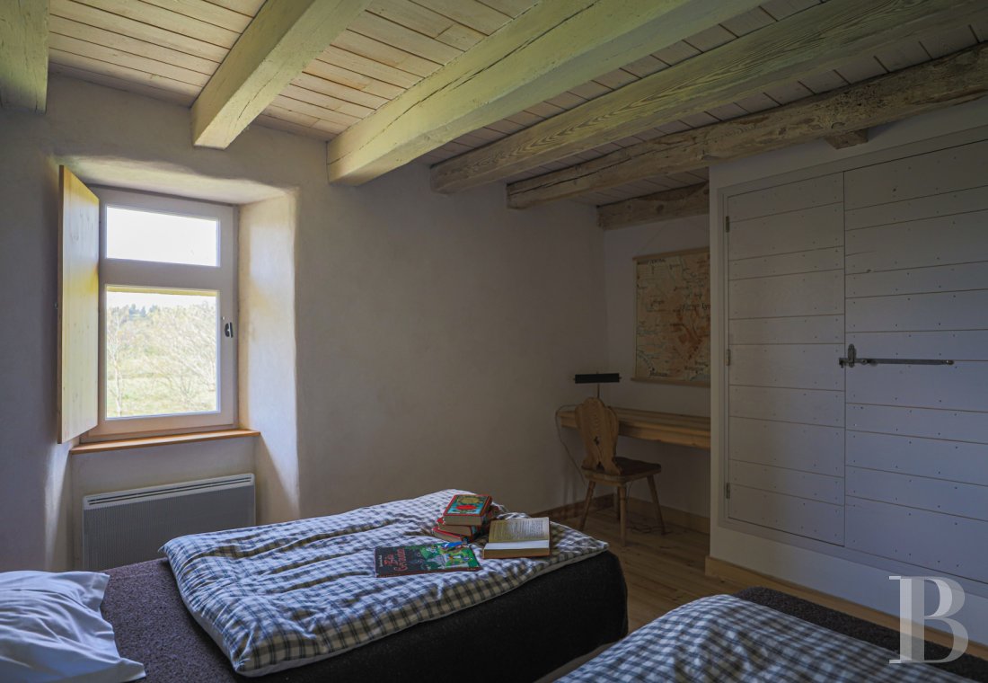 An old farm and dovecote in Lozère, at the entrance to the Aubrac plateau - photo  n°24